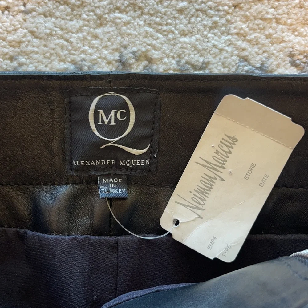 Alexander McQueen Zippered Leather Skirt - Picture 3 of 6